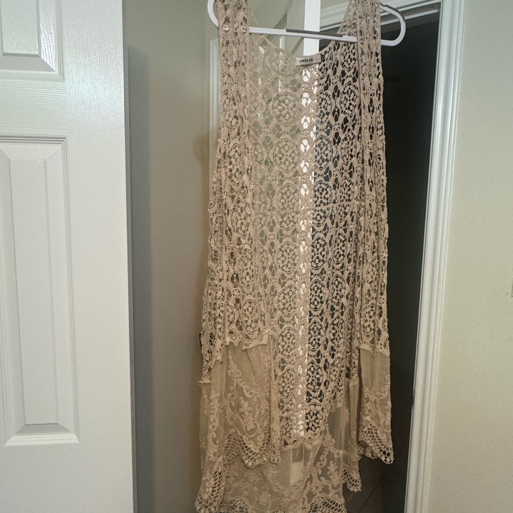Elegant Lace Sleeveless Duster
